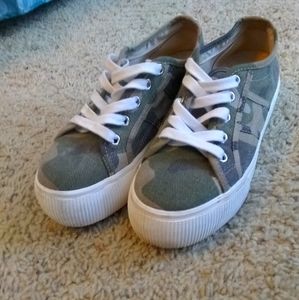 Steve Madden Camo Wedge Sneakers